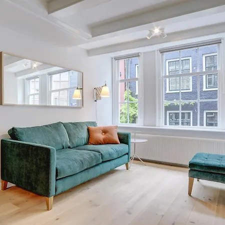Beautiful Jordaan Studio *